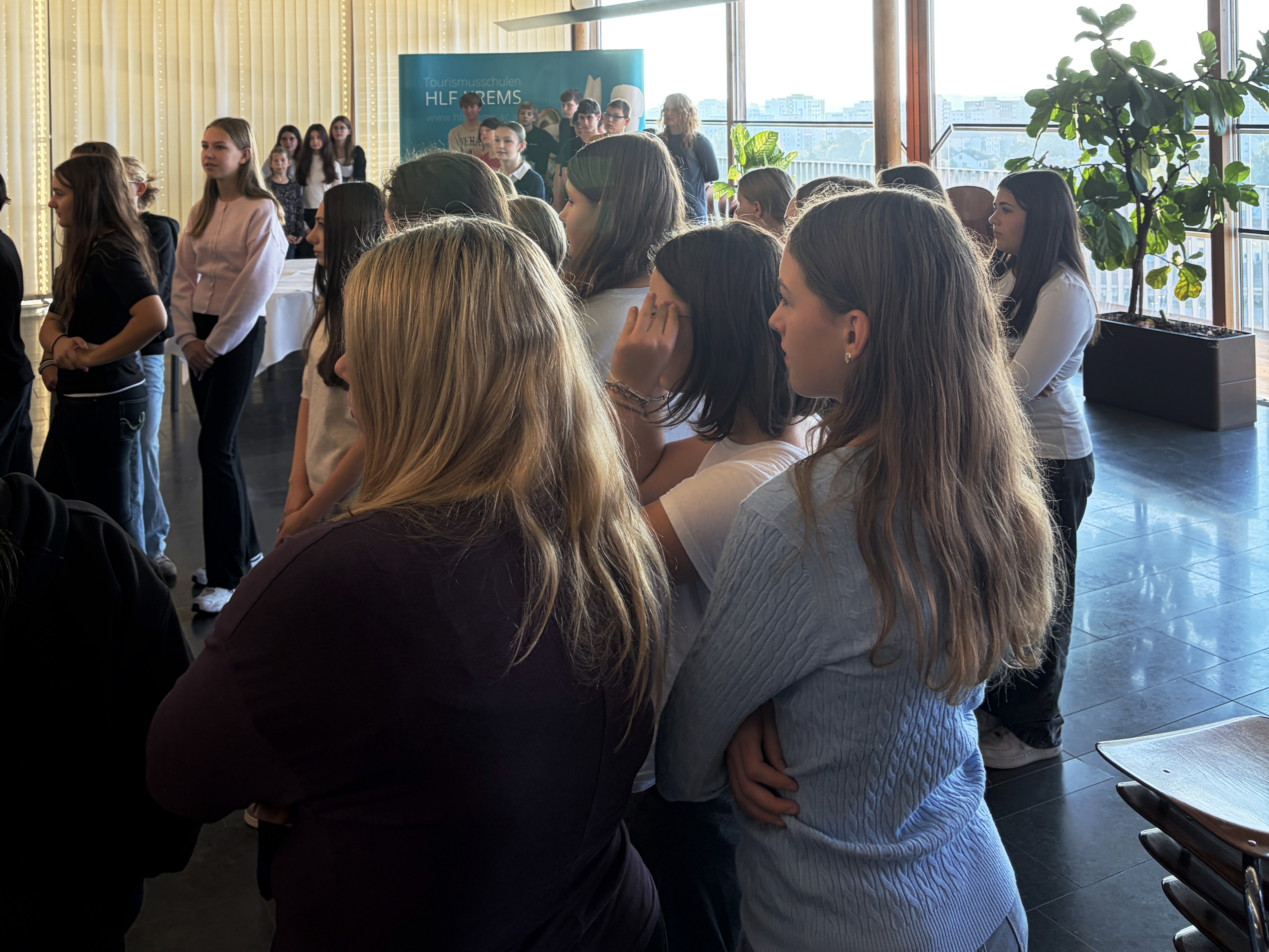 Schülerinnen und Schüler beim Workshop in der HLF Krems